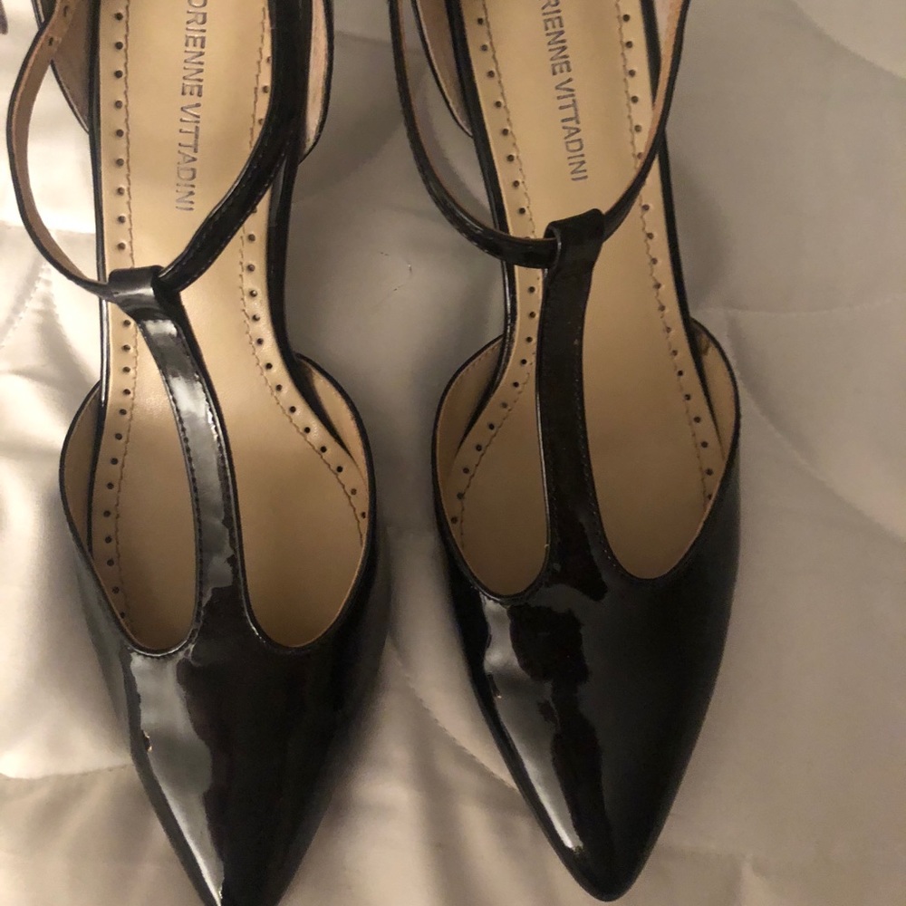 Adrienne vittadini black patent pumps